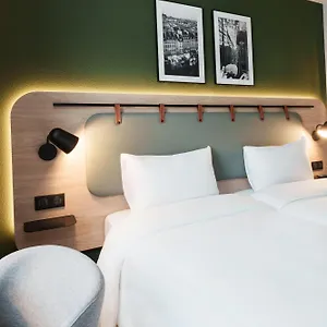 *** Hotel Campanile Aéroport Francia
